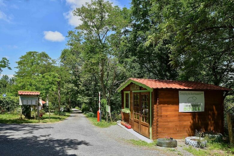 Camping De Montmaurin