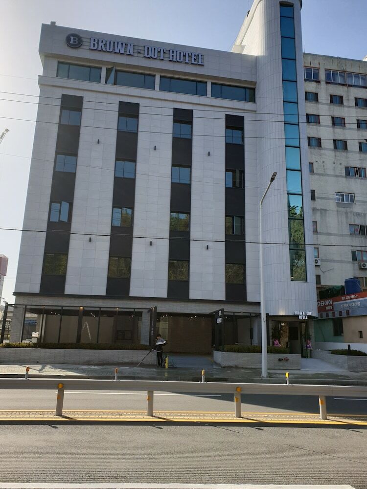 Brown Dot Hotel Palyong