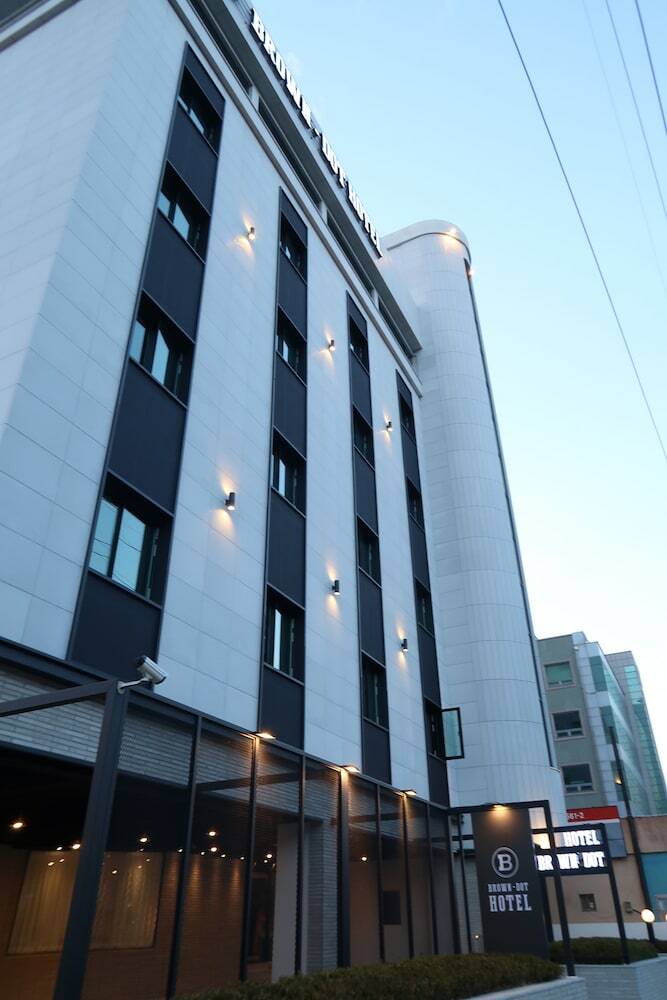 Brown Dot Hotel Palyong