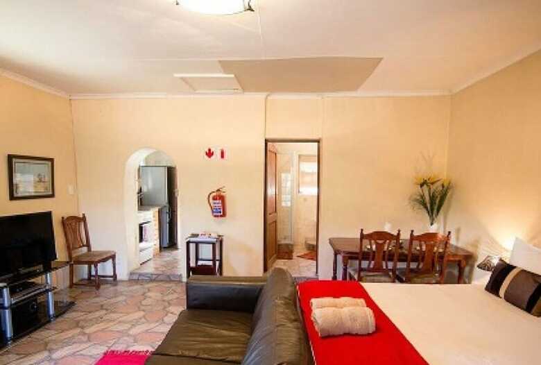Makonde Cottage