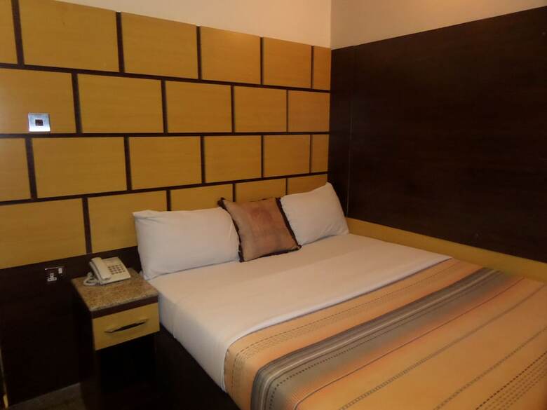 Hotel Elicris Place