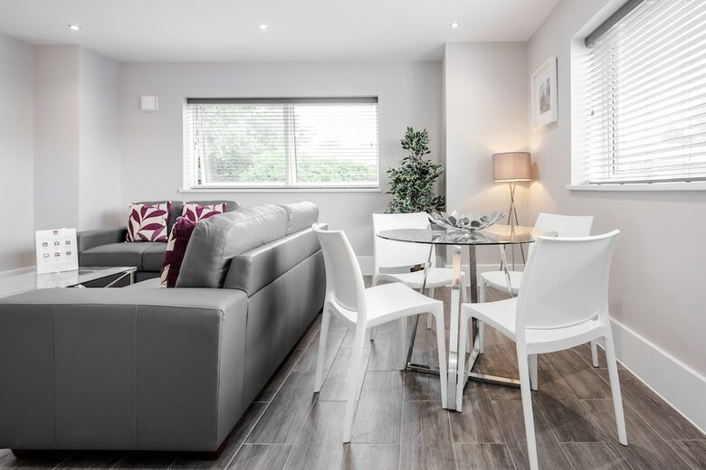 Roomspace Apartments -the Legacy
