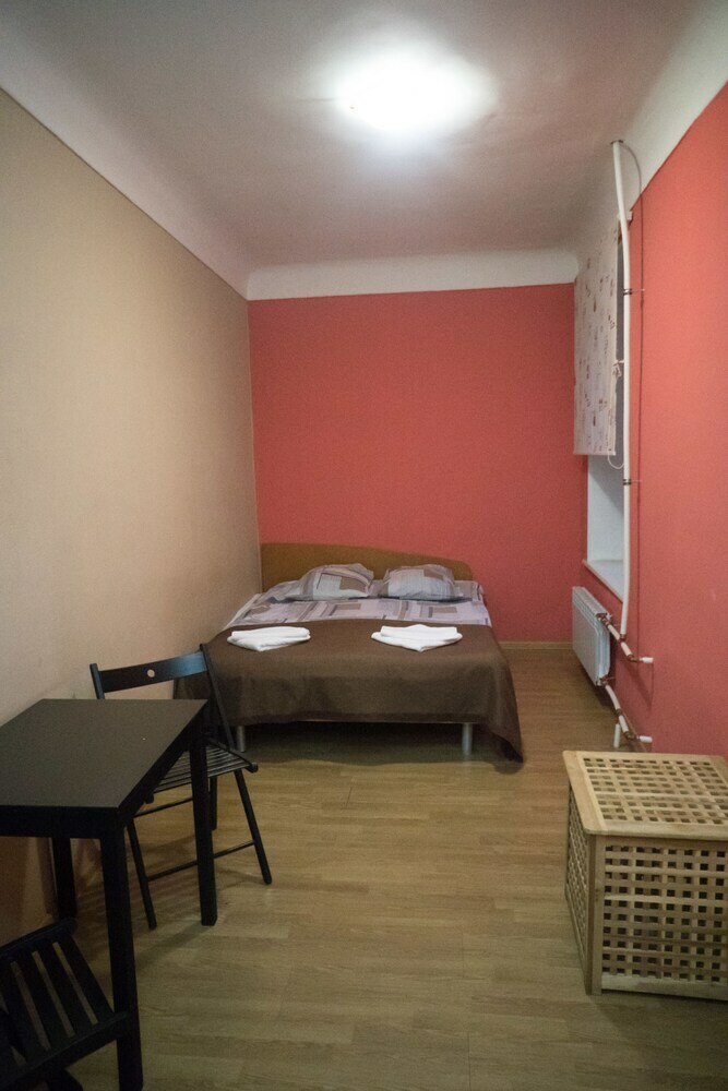 Hostal Central House Hotel