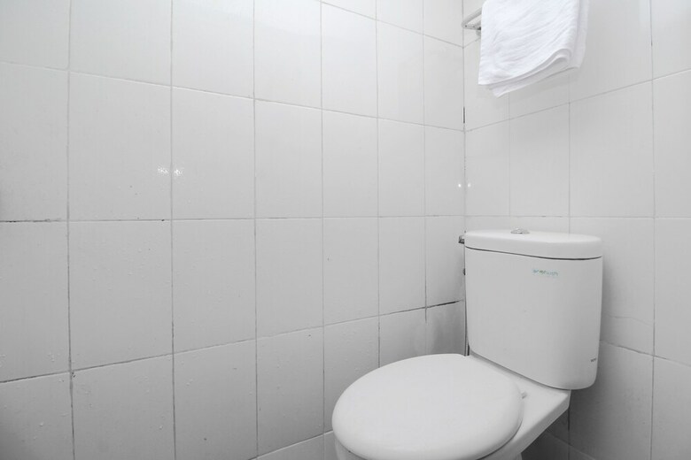 Hostal Kamar Keluarga Kemanggisan Syariah