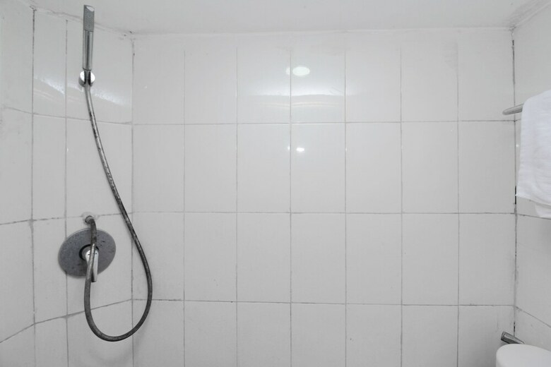 Hostal Kamar Keluarga Kemanggisan Syariah
