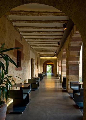 Hotel El Convento De Mave
