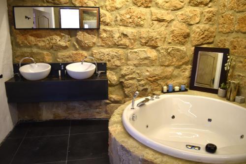 Hostal Castillo De Grisel