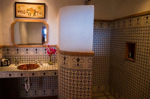 Bed & Breakfast El Diplomatico Feo (the Ugly Diplomat)