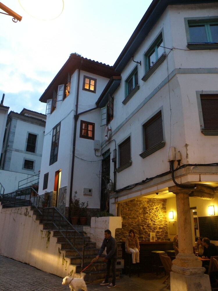 The Old Palace Tower / La Torre Del Palaci�n
