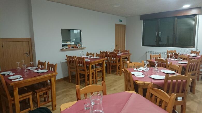 Hostal El Camino de Santovenia - Albergue