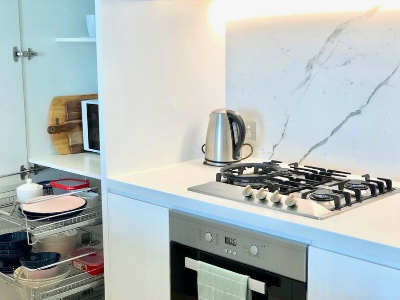 Deluxe And Brand New Lakeside Apartment