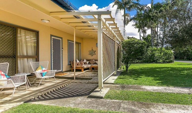 Bungalow 8