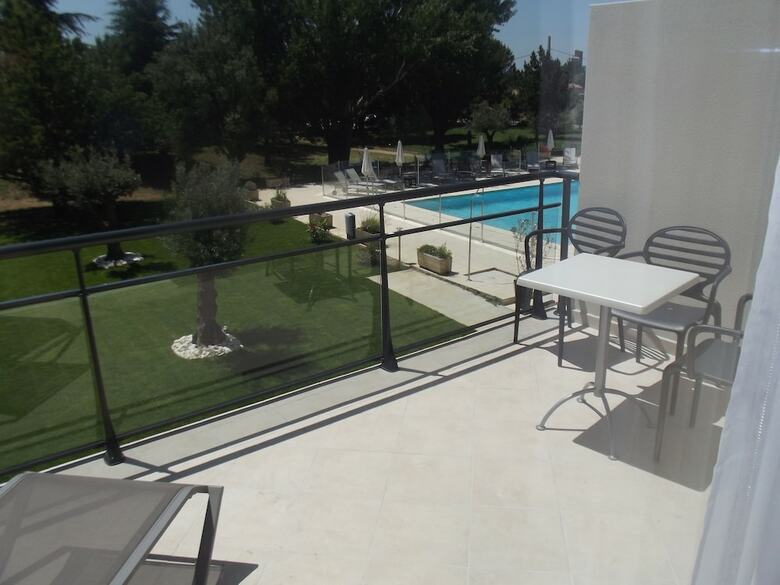 Hotel Restaurant Le Domaine Des Oliviers
