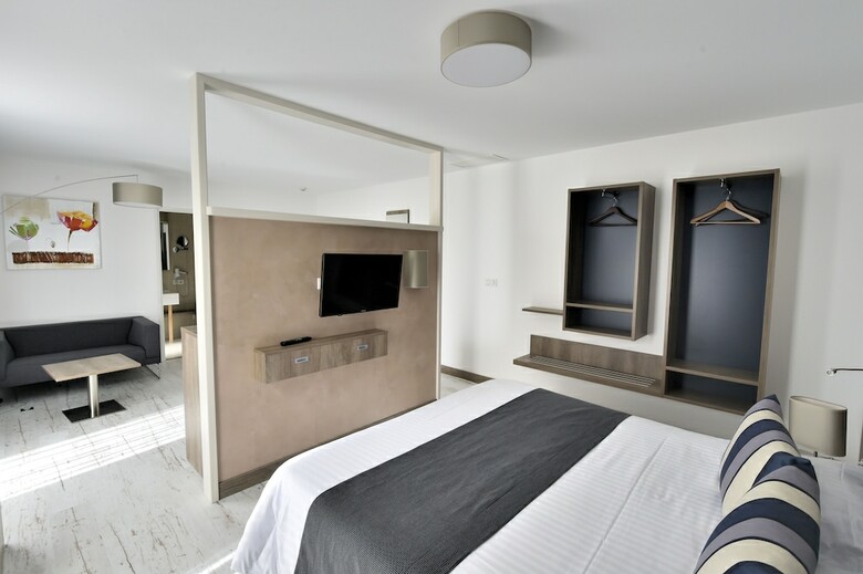 Hotel Restaurant Le Domaine Des Oliviers