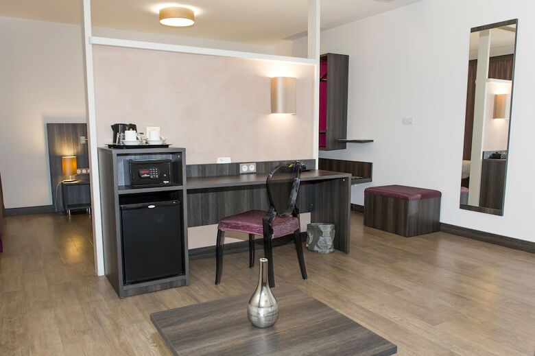 Hotel Restaurant Le Domaine Des Oliviers