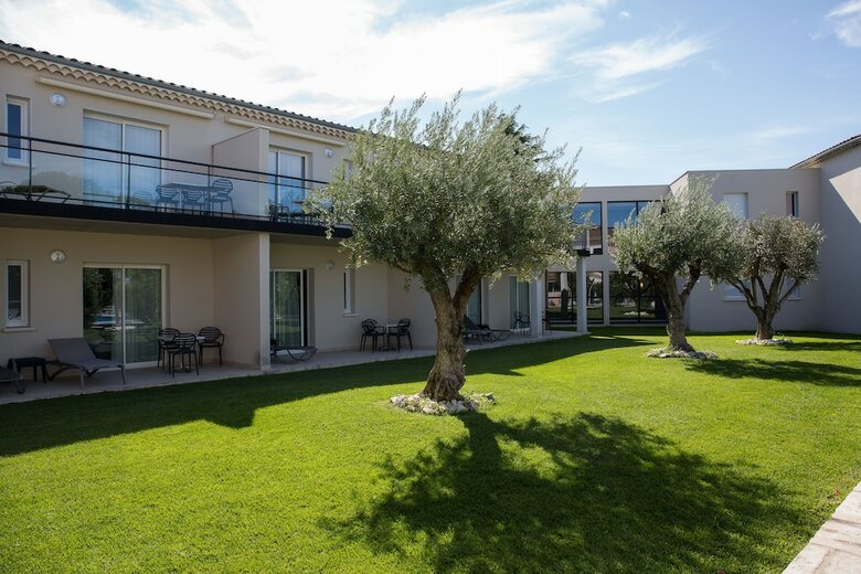 Hotel Restaurant Le Domaine Des Oliviers