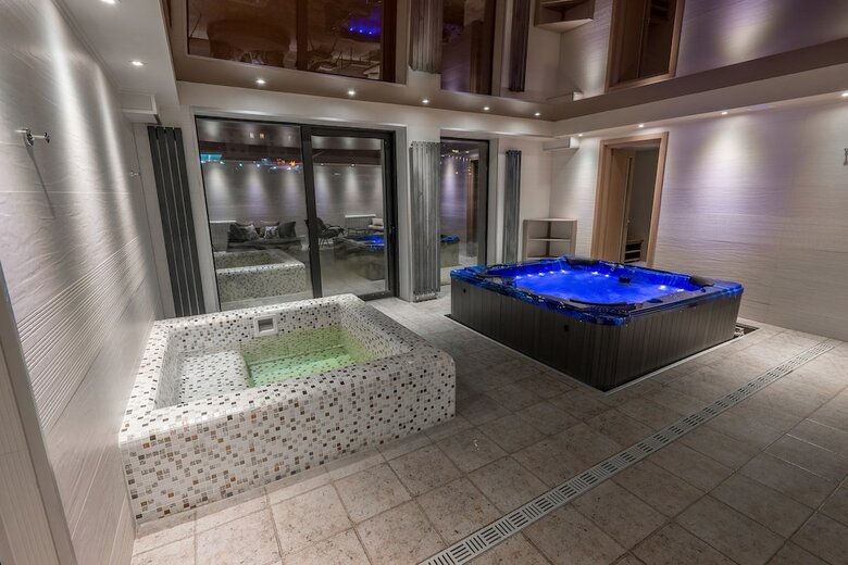 Good Aura Hotel