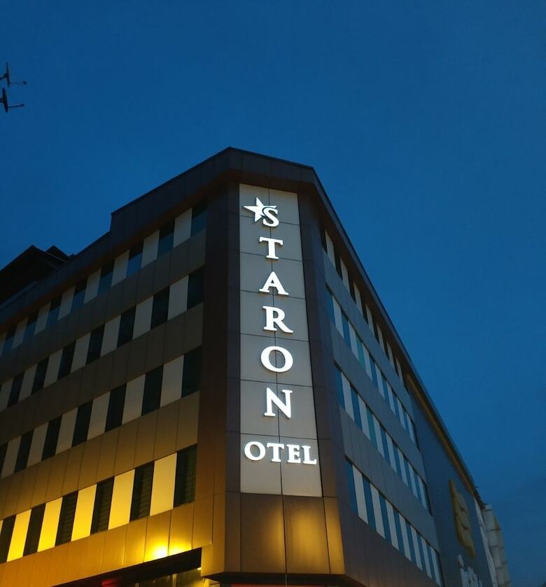 Hotel Staron Otel
