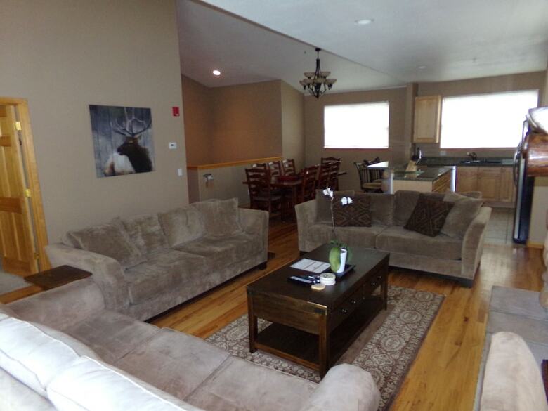 Prospector Village 5 Bed 4 Bath
