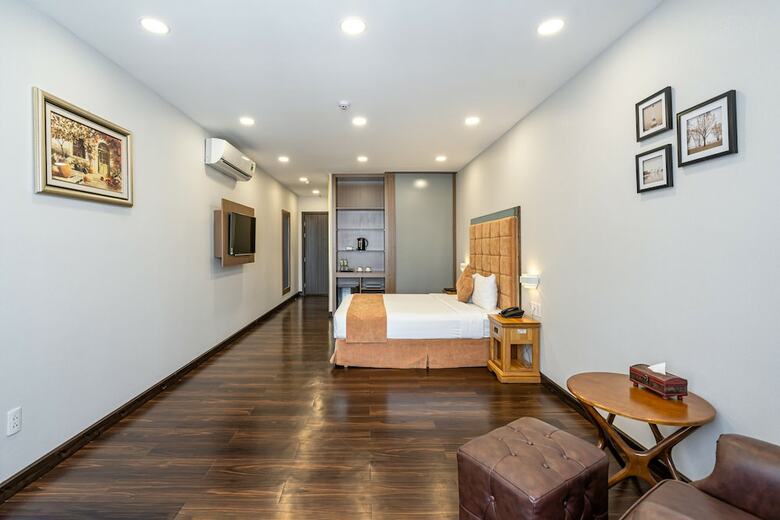 Hotel Emerald Central