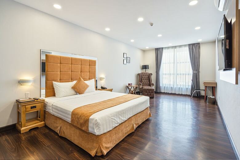 Hotel Emerald Central