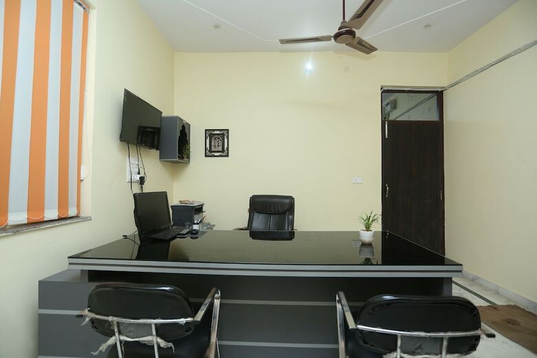 Hotel Oyo 16995 Sr Blessings