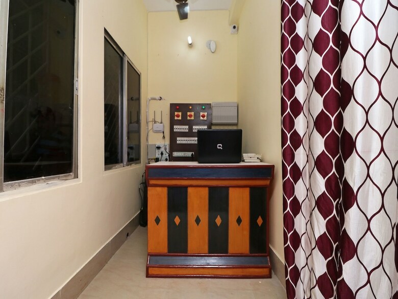 Hotel Oyo 16496 Trinayani Atithi Niwas