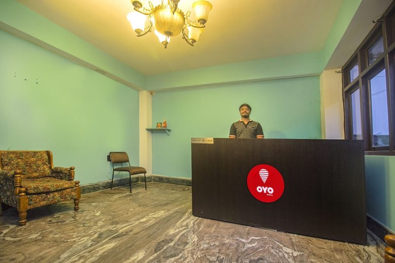 Oyo 18455 Hotel Golden Shangrila