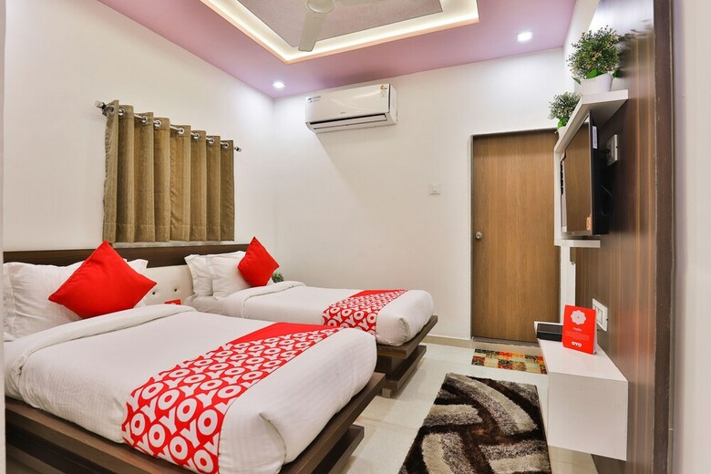 Oyo 22374 Hotel Navjivan