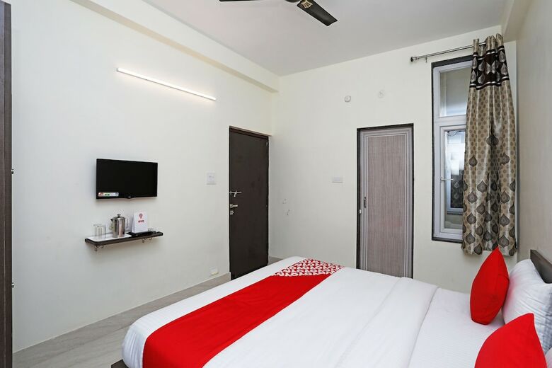 Hotel Oyo 16708 Sada Shiv Guest House