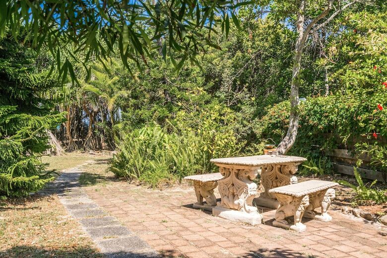 Gigi's - Absolute Beachfront