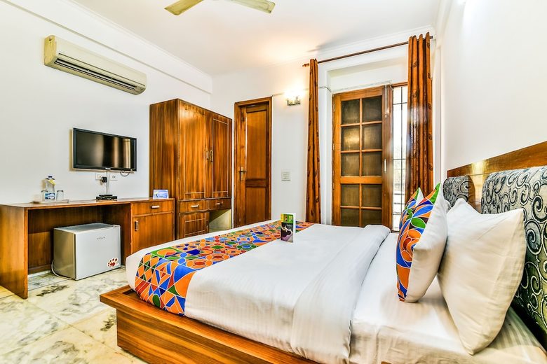 Hotel Fab Residency