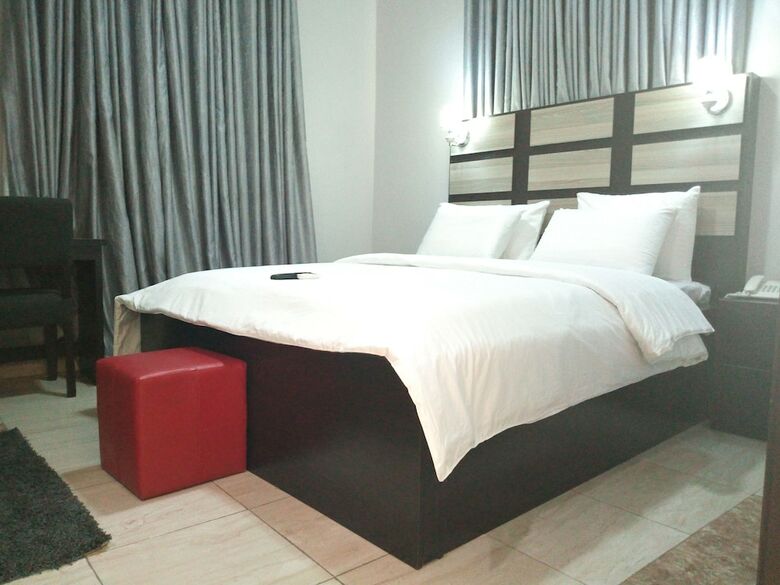 Hotel Somerset Suites