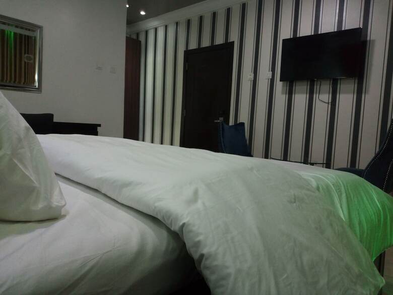 Hotel Somerset Suites