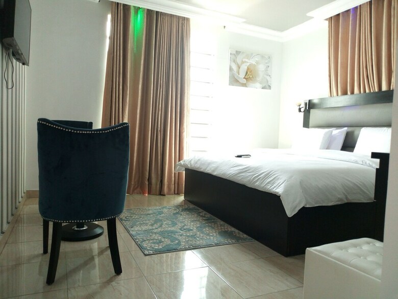 Hotel Somerset Suites