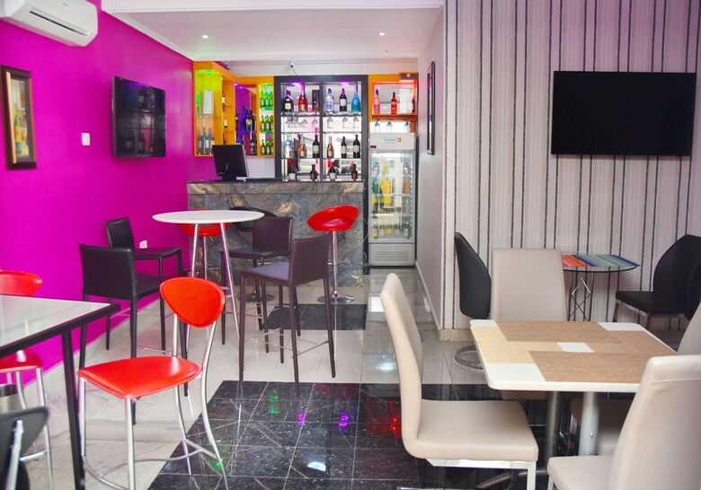 Hotel Somerset Suites