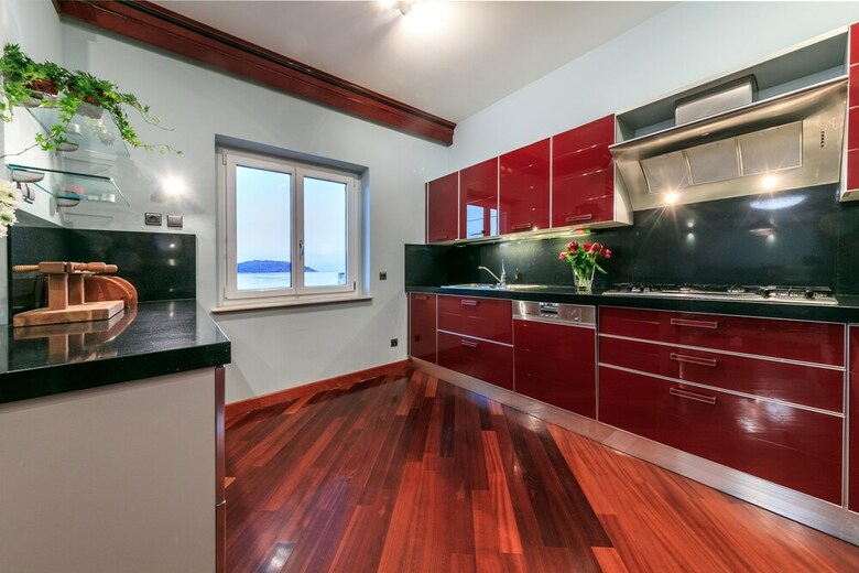 Apartments Donna With Sea View