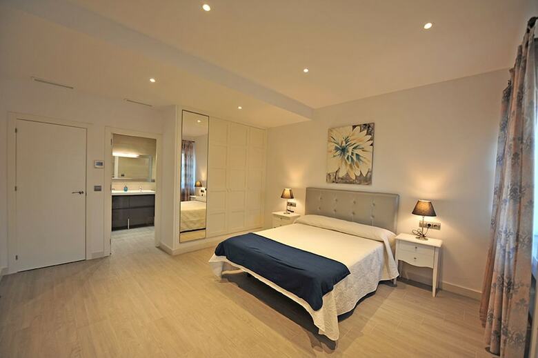 Apartamentos Terrazas Plaza Arenal 5 Dormitorios