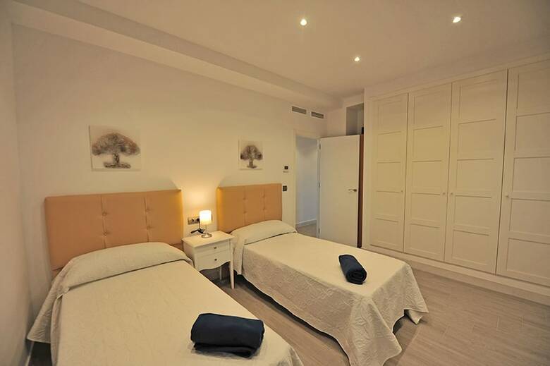Apartamentos Terrazas Plaza Arenal 5 Dormitorios