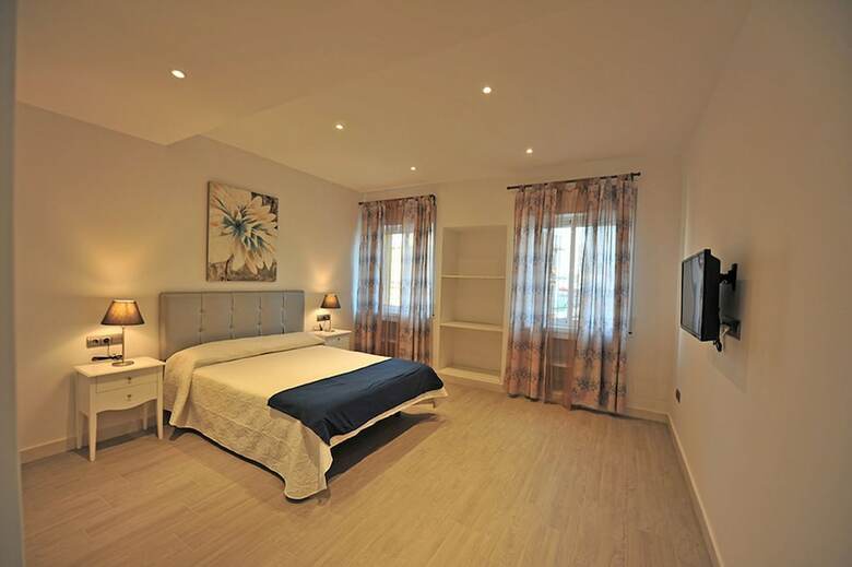 Apartamentos Terrazas Plaza Arenal 5 Dormitorios