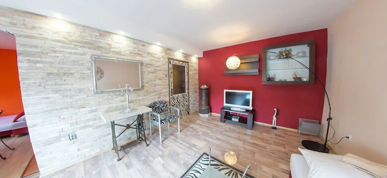 Studio Apartment Zebra