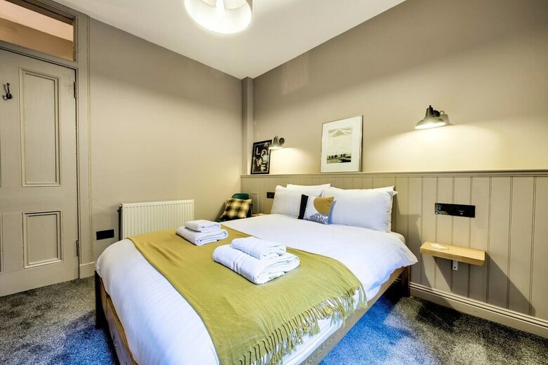 Stylishly Presented City Centre Apartment