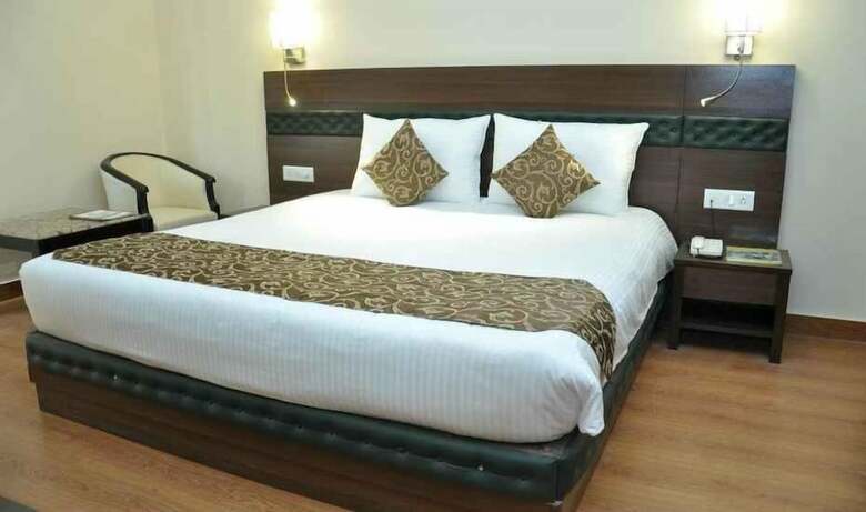 Hotel Empire Regency