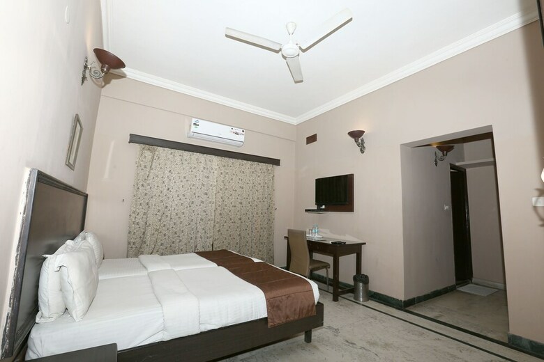 The Down Town Hotel
