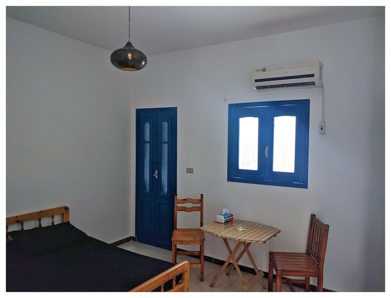 Hostal Sinai Gate