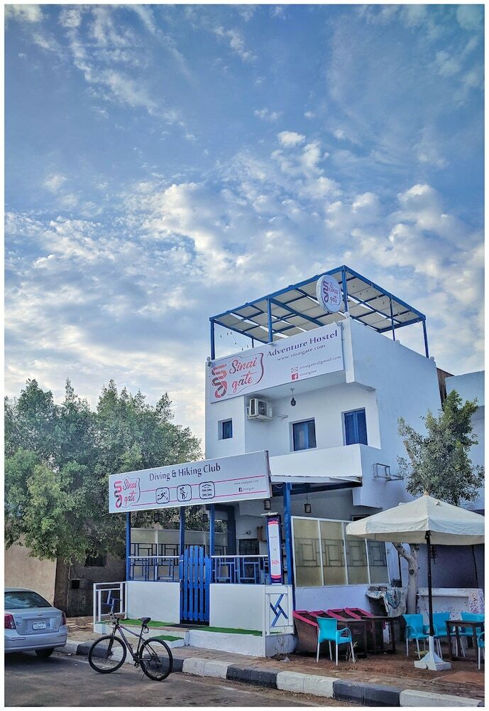 Hostal Sinai Gate