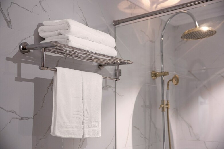 Acoustic Hotel & Spa
