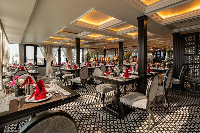 Acoustic Hotel & Spa