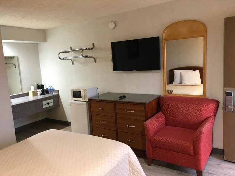 Hotel Colonial Inn