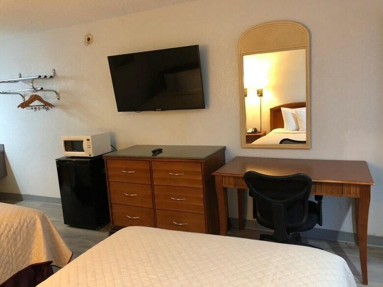 Hotel Colonial Inn